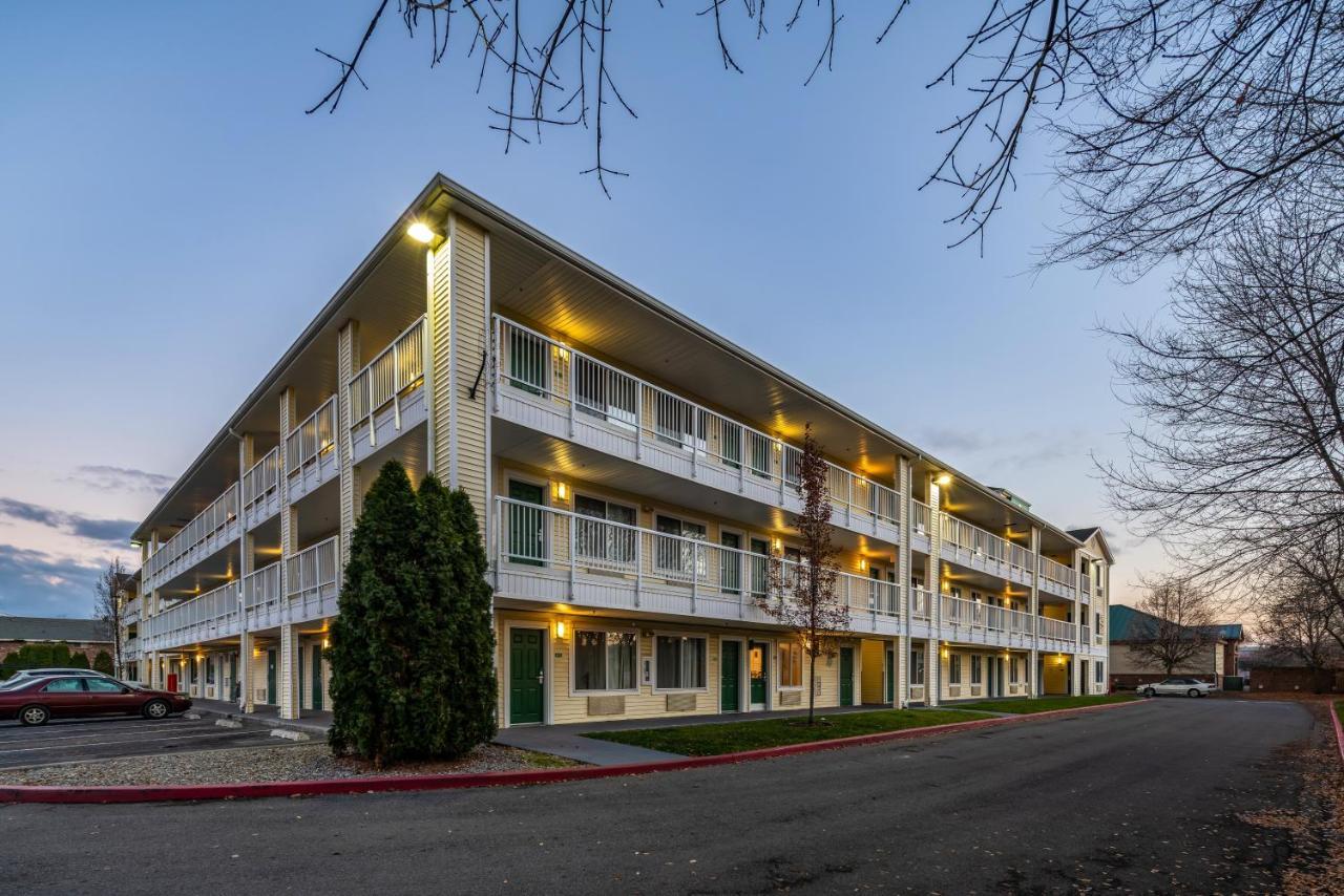 Hometowne Studios By Red Roof Spokane - Valley Spokane Valley Dış mekan fotoğraf